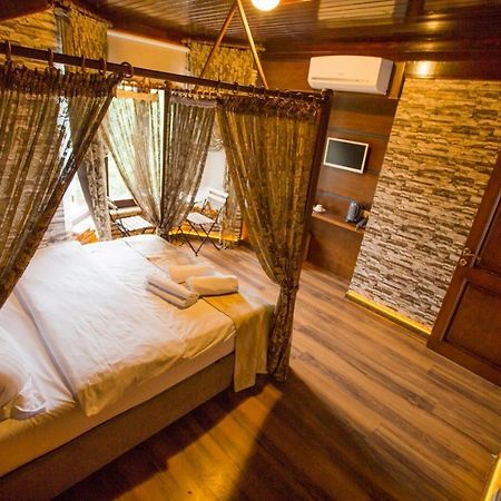 Mavisu Deluxe Butik Otel ทรับซอน ภายนอก รูปภาพ